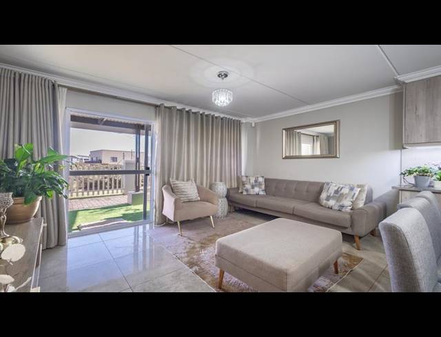 3 BEDROOM APARTMENT FOR SALE IN BURGUNDY ESTATE